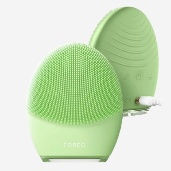 Foreo Luna 4 Smart Facial Cleansing and Firming Device - Picture 5 of 16